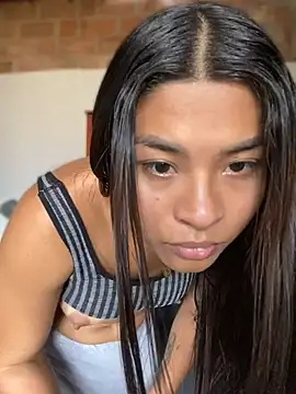 Snapshot of Romie_rous chatting on July 7, 2026, 2:53 pm Romie rous online show from July 7, 2026, 2:53 pm