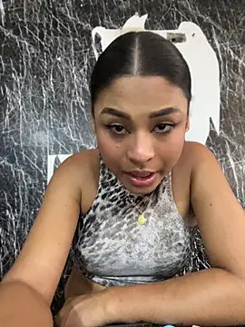 Snapshot of Romie_rous chatting on June 3, 2026, 8:02 pm Romie rous online show from June 3, 2026, 8:02 pm