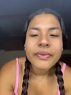 Snapshot of Romie_rous chatting on August 5, 2026, 1:49 pm Romie rous online show from August 5, 2026, 1:49 pm