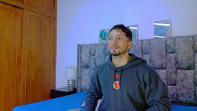 NICK MOSS  online show from March 12, 2026, 10:52 am