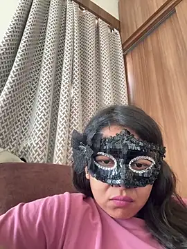 Snapshot of raavigirl chatting on May 16, 2026, 6:23 am raavigirl online show from May 16, 2026, 6:23 am