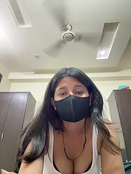 Snapshot of raavigirl chatting on March 27, 2026, 6:42 pm raavigirl online show from March 27, 2026, 6:42 pm