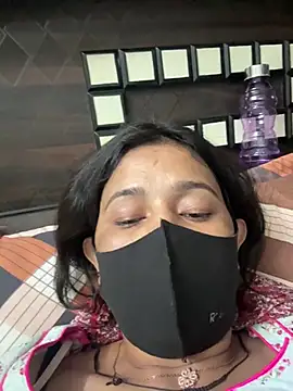 Snapshot of raavigirl chatting on March 3, 2026, 6:26 pm raavigirl online show from March 3, 2026, 6:26 pm