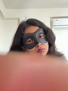 Snapshot of raavigirl chatting on April 3, 2026, 5:14 am raavigirl online show from April 3, 2026, 5:14 am