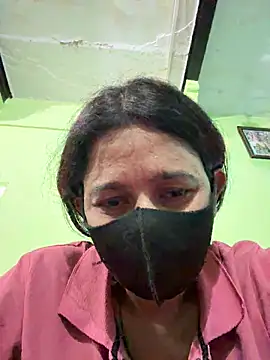 Snapshot of raavigirl chatting on April 6, 2026, 4:52 pm raavigirl online show from April 6, 2026, 4:52 pm