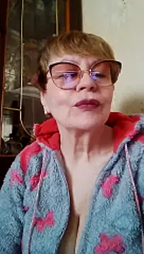 Snapshot of SophieBurns chatting on May 3, 2026, 8:19 am SophieBurns online show from May 3, 2026, 8:19 am