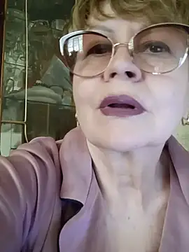 Snapshot of SophieBurns chatting on May 16, 2026, 10:47 am SophieBurns online show from May 16, 2026, 10:47 am