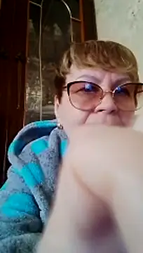 Snapshot of SophieBurns chatting on April 14, 2026, 8:41 am SophieBurns online show from April 14, 2026, 8:41 am
