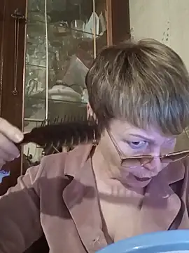 Snapshot of SophieBurns chatting on May 18, 2026, 2:00 pm SophieBurns online show from May 18, 2026, 2:00 pm