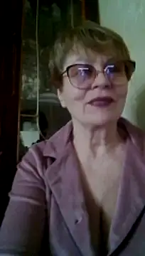 Snapshot of SophieBurns chatting on May 13, 2026, 11:39 am SophieBurns online show from May 13, 2026, 11:39 am