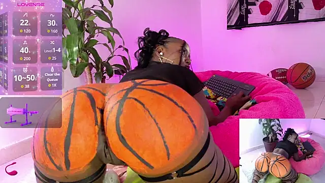 Snapshot of AnnieWestley chatting on February 24, 2026, 4:08 pm AnnieWestley online show from February 24, 2026, 4:08 pm