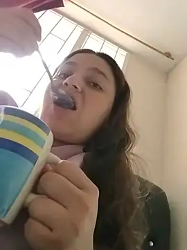 MajoArias online show from August 5, 2026, 9:42 pm