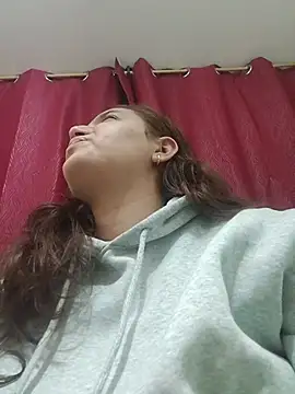 MajoArias online show from May 3, 2026, 2:05 am