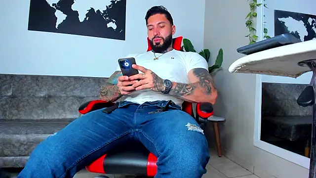 Alessrose online show from February 19, 2026, 7:55 pm