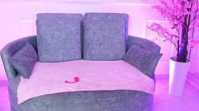 ElectraJonesX online show from March 20, 2026, 11:33 am