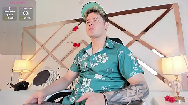 rayan linxx online show from February 16, 2026, 7:34 pm