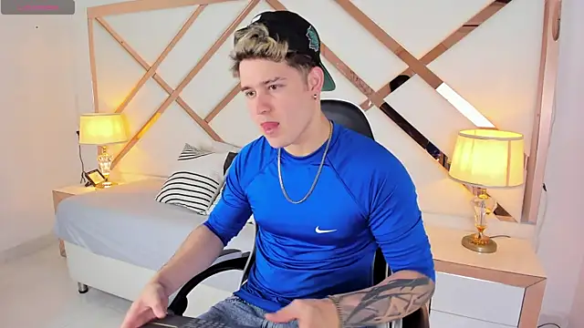 rayan linxx online show from February 17, 2026, 7:22 pm