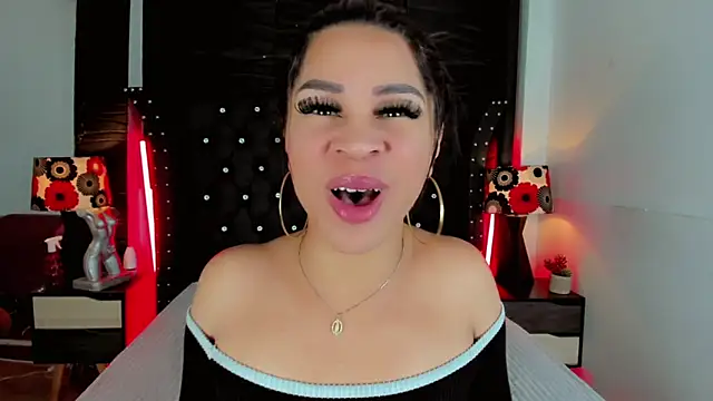 Makeyla Fox  online show from March 4, 2026, 12:02 pm