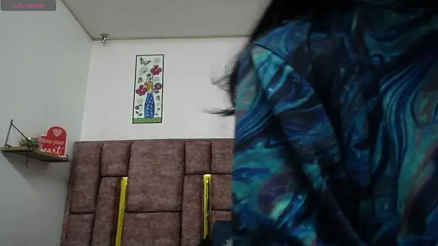 FRANCESCA LOVE  online show from April 24, 2026, 4:03 am