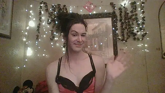 Snapshot of sillymillie4 chatting on February 10, 2026, 10:42 pm sillymillie4 online show from February 10, 2026, 10:42 pm