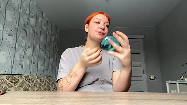 KrisCutia online show from February 8, 2026, 5:05 am