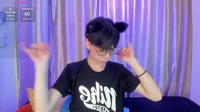 Demian Hush online show from April 29, 2026, 3:11 am
