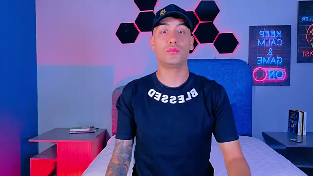 TommyBlue  online show from February 6, 2026, 6:37 pm