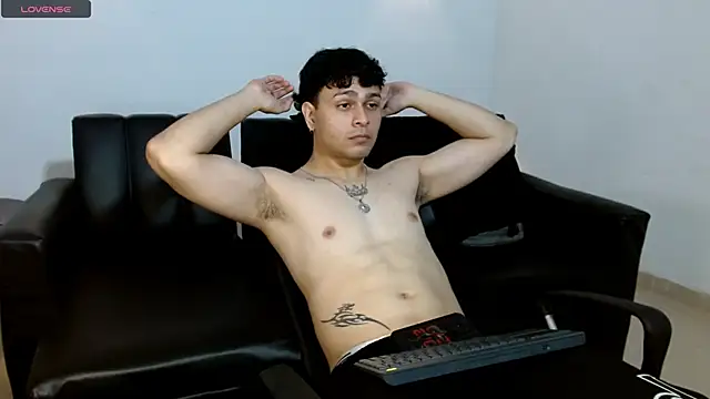 Snapshot of Philip_Jons chatting on April 9, 2026, 9:32 pm Philip Jons online show from April 9, 2026, 9:32 pm