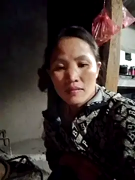 nhynhy11 online show from March 10, 2026, 12:42 pm