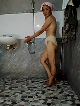 nhynhy11 online show from March 27, 2026, 4:32 am