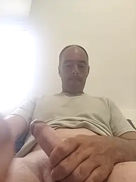 Snapshot of circott chatting on April 21, 2026, 7:48 am circott online show from April 21, 2026, 7:48 am