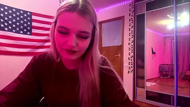 MiaBerlateen online show from March 9, 2026, 7:28 pm