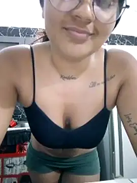 Snapshot of Zoe_Renata chatting on April 22, 2026, 8:21 am Zoe Renata online show from April 22, 2026, 8:21 am