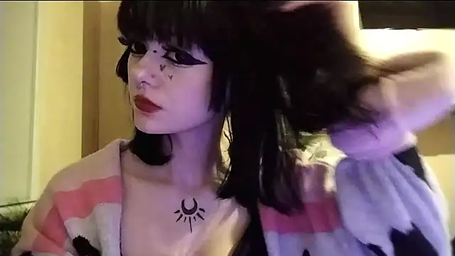 Snapshot of SmilingPatent chatting on February 6, 2026, 3:19 pm SmilingPatent online show from February 6, 2026, 3:19 pm