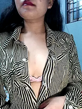 EliraMoon online show from February 19, 2026, 4:59 pm