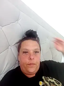 louisa36 online show from April 28, 2026, 1:37 pm