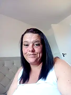 louisa36 online show from April 23, 2026, 9:16 am