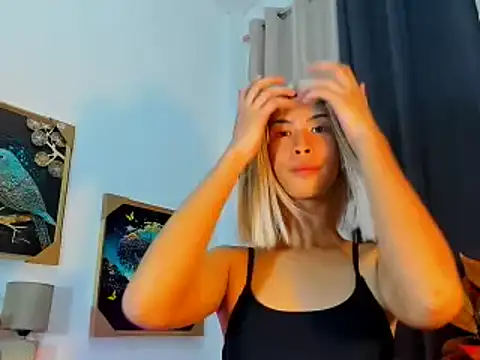 Snapshot of littlemikay chatting on February 9, 2026, 7:17 am littlemikay online show from February 9, 2026, 7:17 am