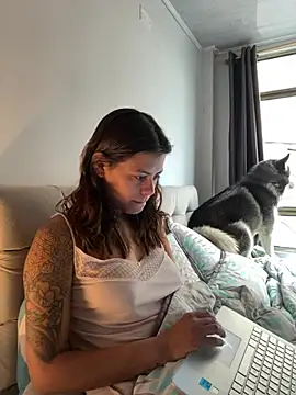 RachelWeisz  online show from May 2, 2026, 12:54 pm