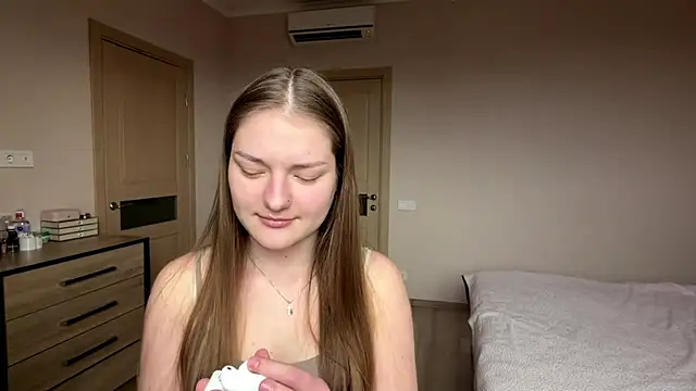 Snapshot of Milayouknow chatting on April 30, 2026, 1:18 pm Milayouknow online show from April 30, 2026, 1:18 pm