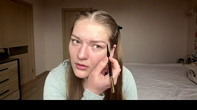 Snapshot of Milayouknow chatting on May 10, 2026, 9:35 am Milayouknow online show from May 10, 2026, 9:35 am