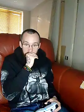 Castbotter1995 online show from April 23, 2026, 1:13 pm