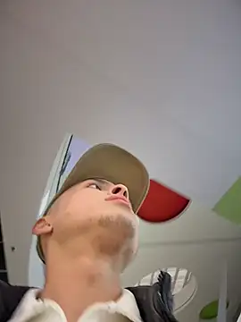 Snapshot of Eros_lee chatting on March 24, 2026, 10:43 pm Eros lee online show from March 24, 2026, 10:43 pm