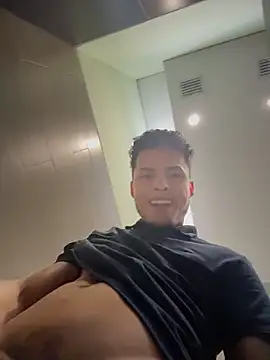 Snapshot of Eros_lee chatting on May 21, 2026, 9:56 pm Eros lee online show from May 21, 2026, 9:56 pm