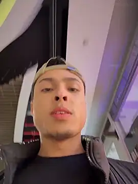 Snapshot of Eros_lee chatting on March 17, 2026, 11:08 pm Eros lee online show from March 17, 2026, 11:08 pm