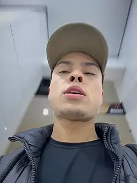 Snapshot of Eros_lee chatting on March 15, 2026, 5:09 pm Eros lee online show from March 15, 2026, 5:09 pm