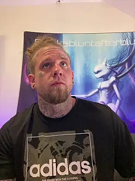 Smokebluntafterblunt online show from May 1, 2026, 1:10 am
