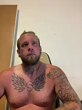 Snapshot of Smokebluntafterblunt chatting on July 4, 2026, 8:53 am Smokebluntafterblunt online show from July 4, 2026, 8:53 am