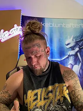 Smokebluntafterblunt online show from March 3, 2026, 1:51 pm