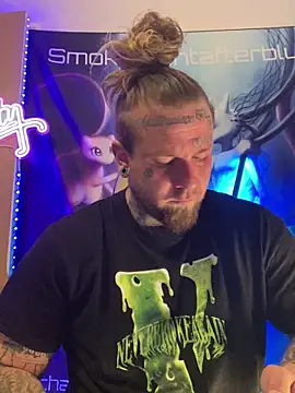 Smokebluntafterblunt online show from February 18, 2026, 12:23 pm